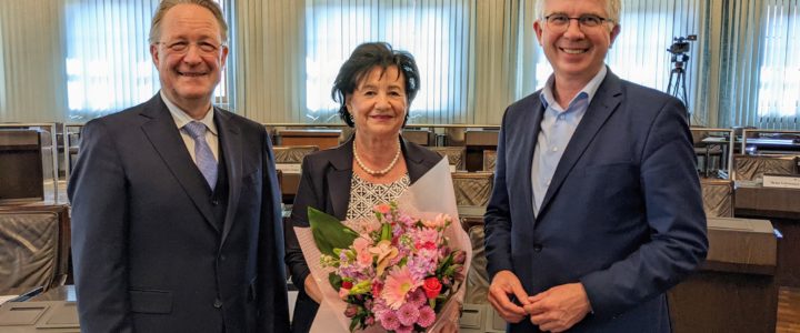 Charlotte Schloßareck für 20 Jahre Stadtratstätigkeit ausgezeichnet